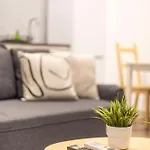 Central & Cozy Superior Terez Boulevard Apartment