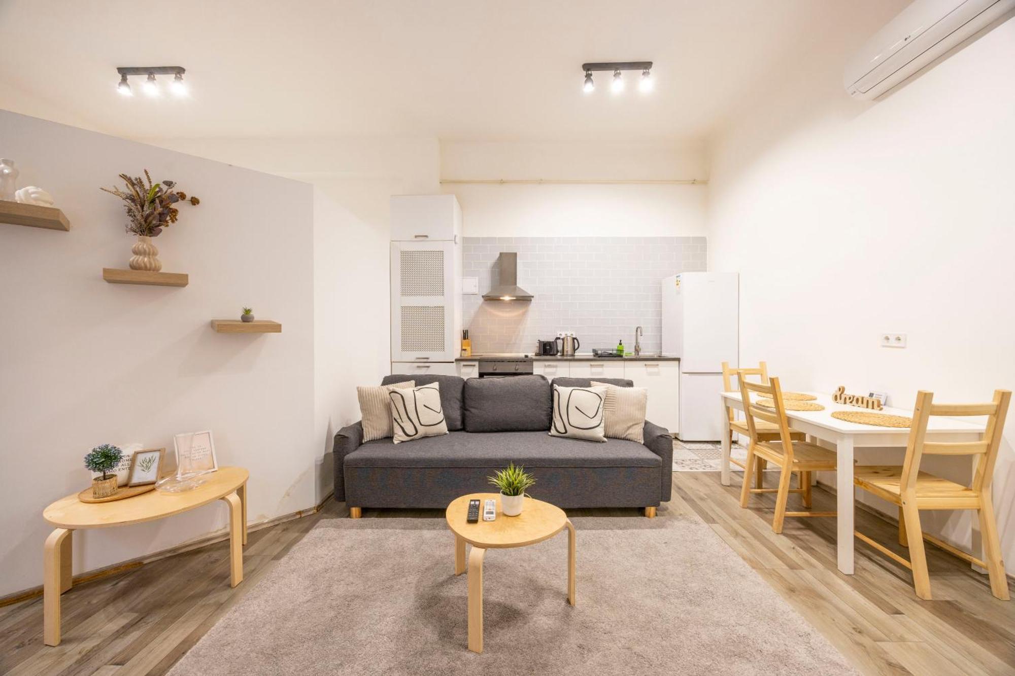 & Cozy Superior Terez Boulevard Apartment
