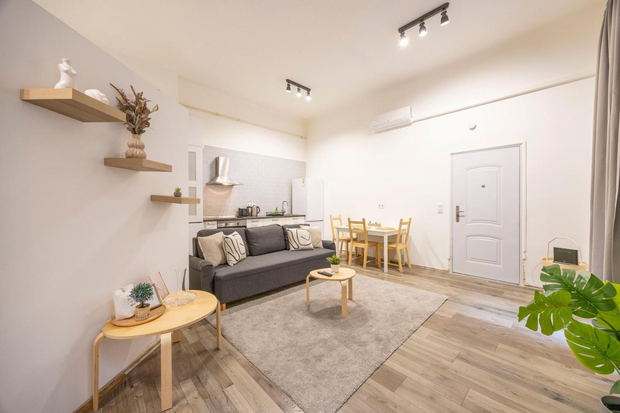 & Cozy Superior Terez Boulevard Apartment *